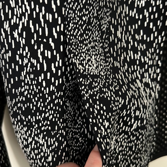 FABLETICS black and white jacket - Picture 6 of 6